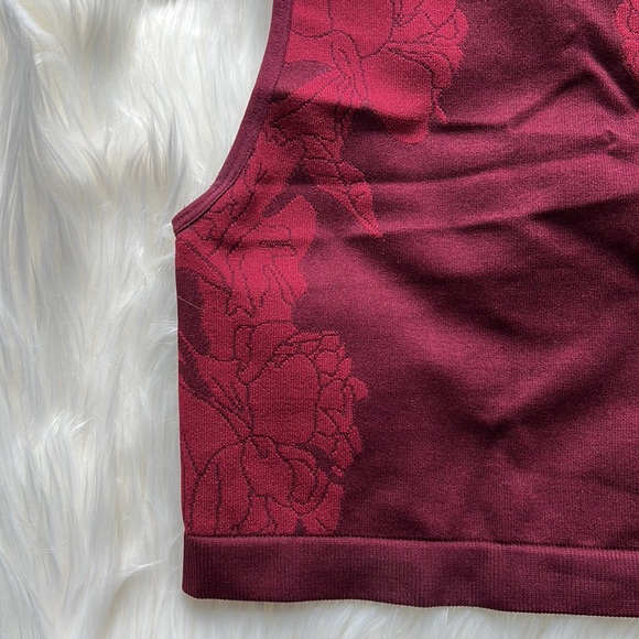 Fabletics two piece set. Size small top and bottom. Like new! - Picture 3 of 6